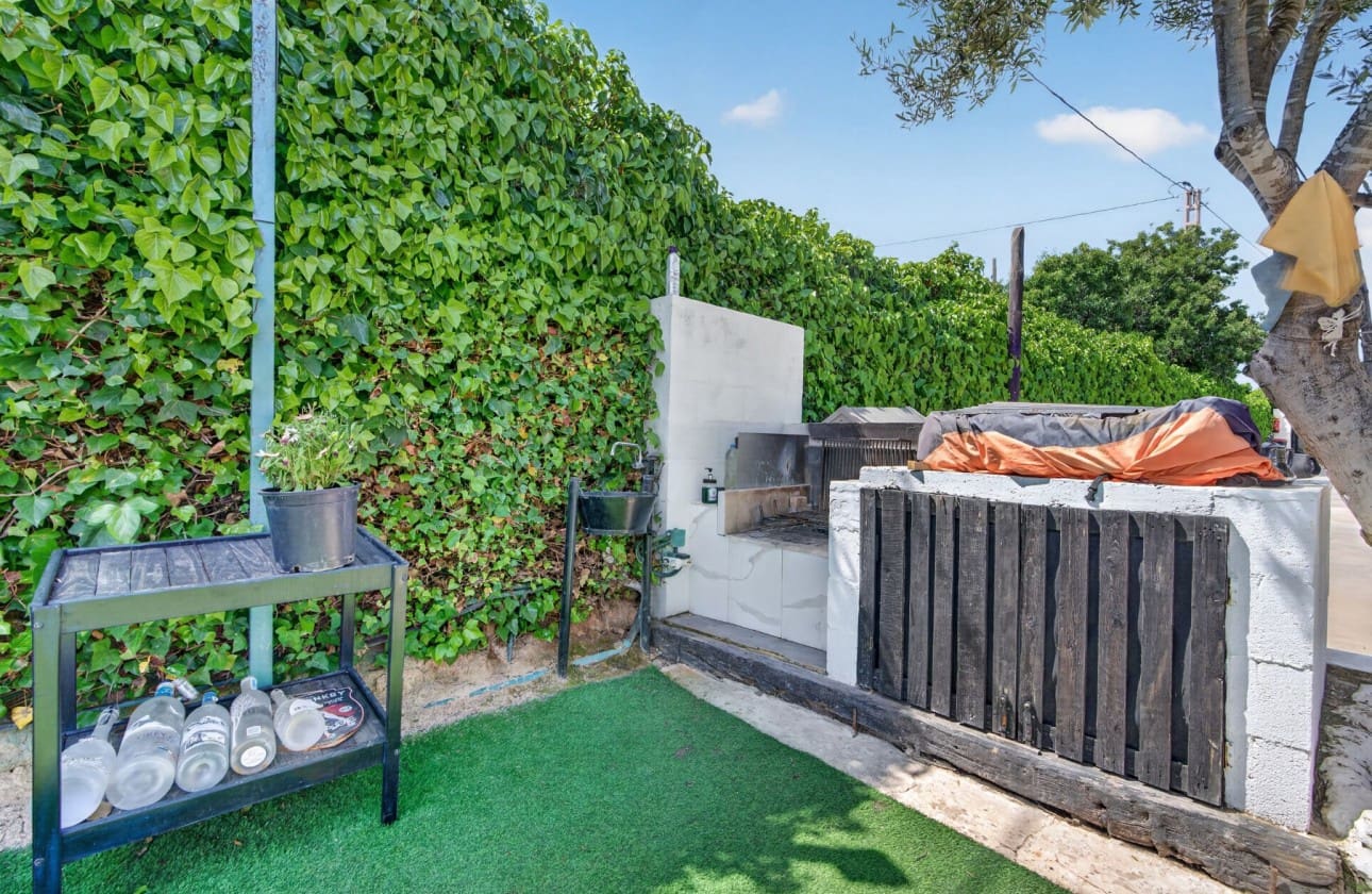 3 makuuhuone Huvila myytävänä paikassa El Altet mukana uima-altaan 
autotalli - 670 000 € (Ref: 9798383)