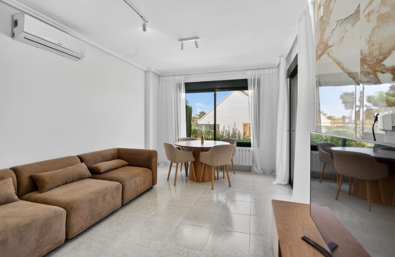 2 sovrum Lägenhet till salu i Campoamor med pool garage - 249 000 € (Ref: 9814630)