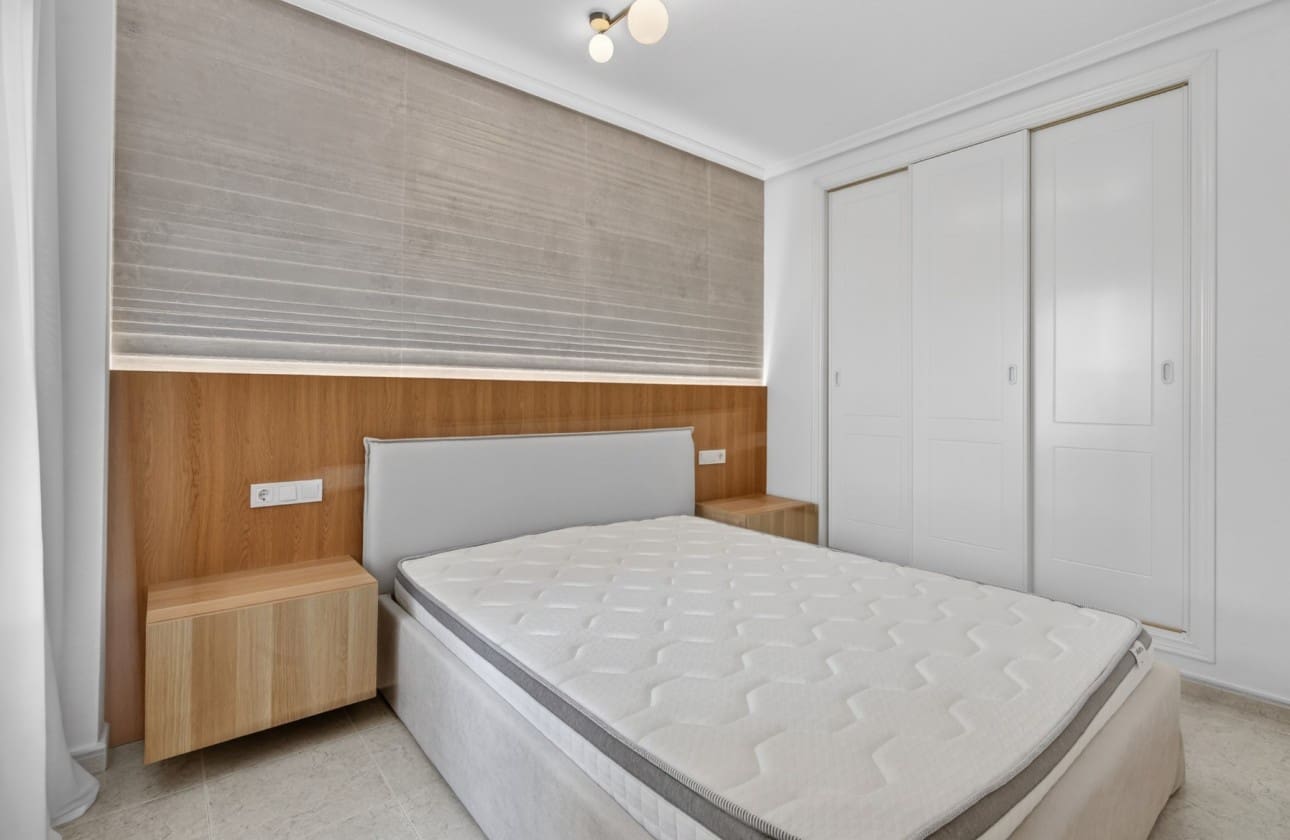 2 sovrum Lägenhet till salu i Campoamor med pool garage - 249 000 € (Ref: 9814630)