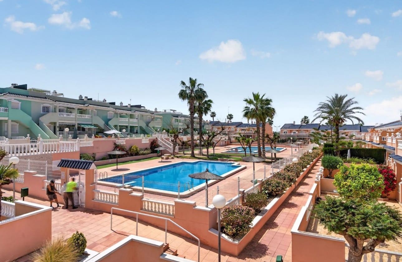 3 quarto Casa em Banda para venda em Gran Alacant com piscina - 299 000 € (Ref: 9816526)