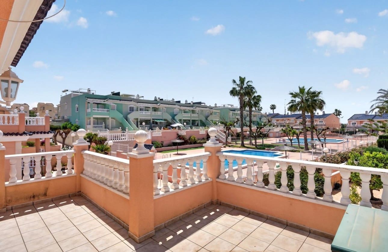 3 quarto Casa em Banda para venda em Gran Alacant com piscina - 299 000 € (Ref: 9816526)