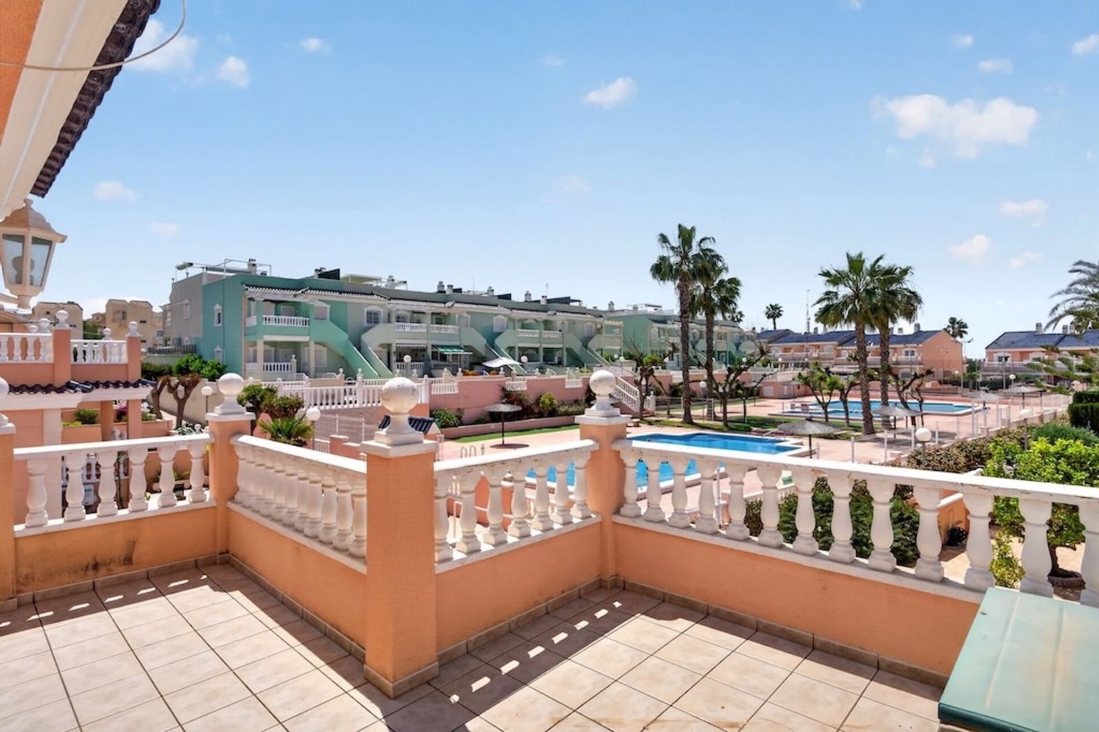 3 bedroom Townhouse for sale in Gran Alacant with pool - € 299,000 (Ref: 9816526)