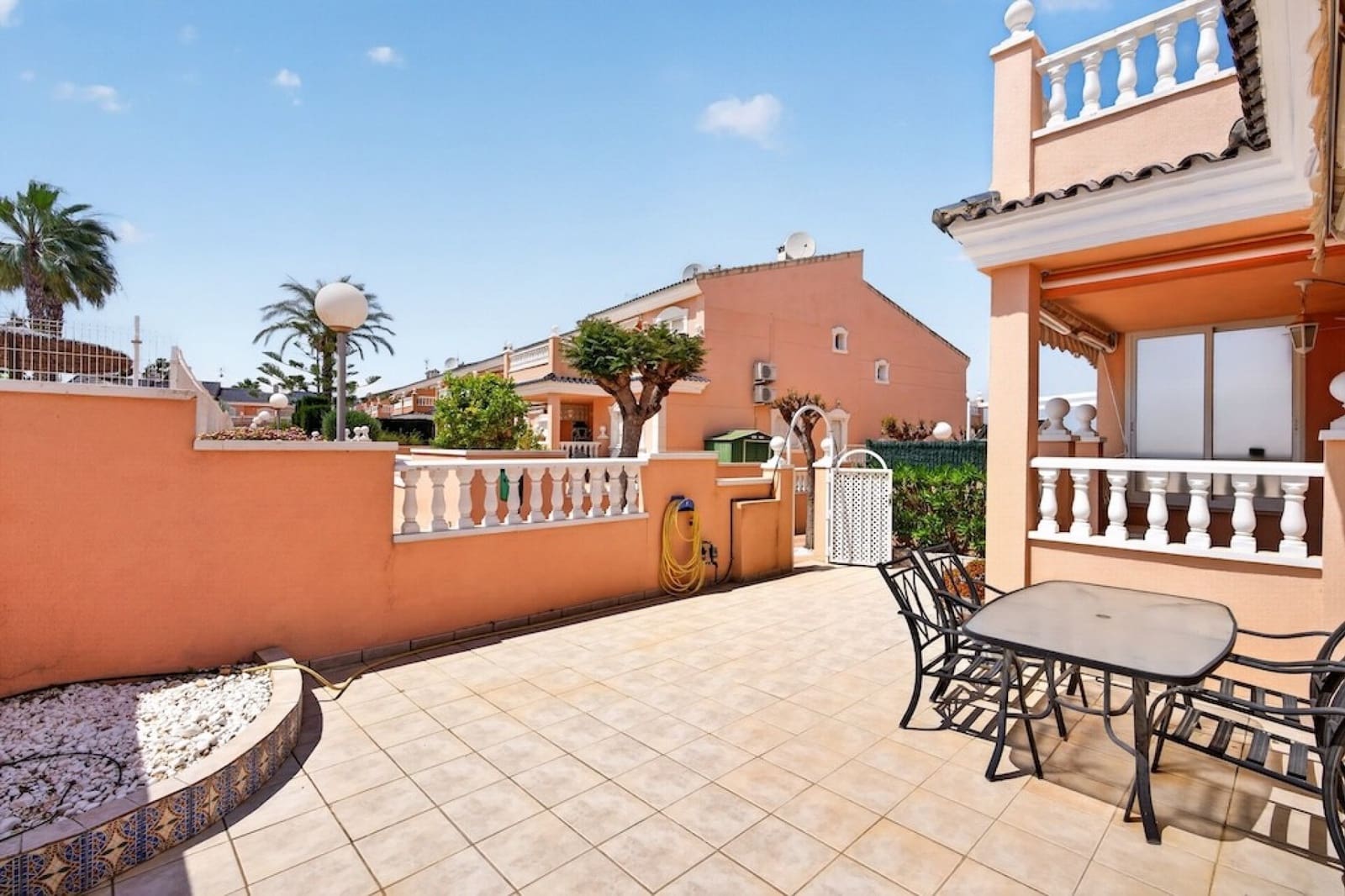 3 bedroom Townhouse for sale in Gran Alacant with pool - € 299,000 (Ref: 9816526)