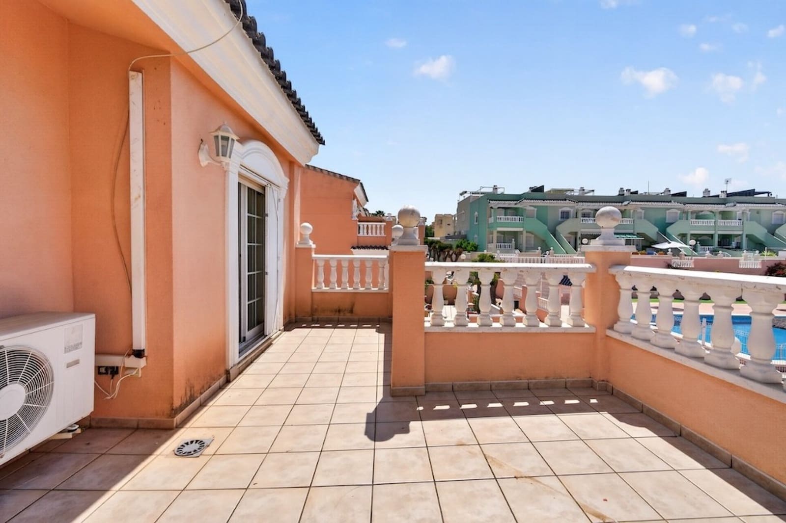 3 bedroom Townhouse for sale in Gran Alacant with pool - € 299,000 (Ref: 9816526)