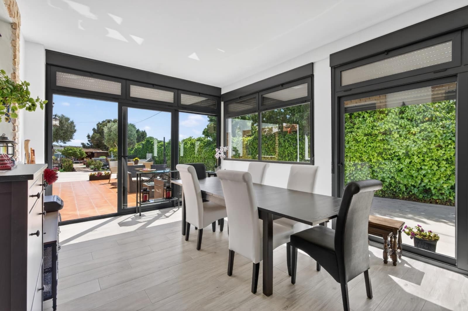 3 Zimmer Villa zu verkaufen in El Altet mit Pool Garage - 670.000 € (Ref: 9849921)