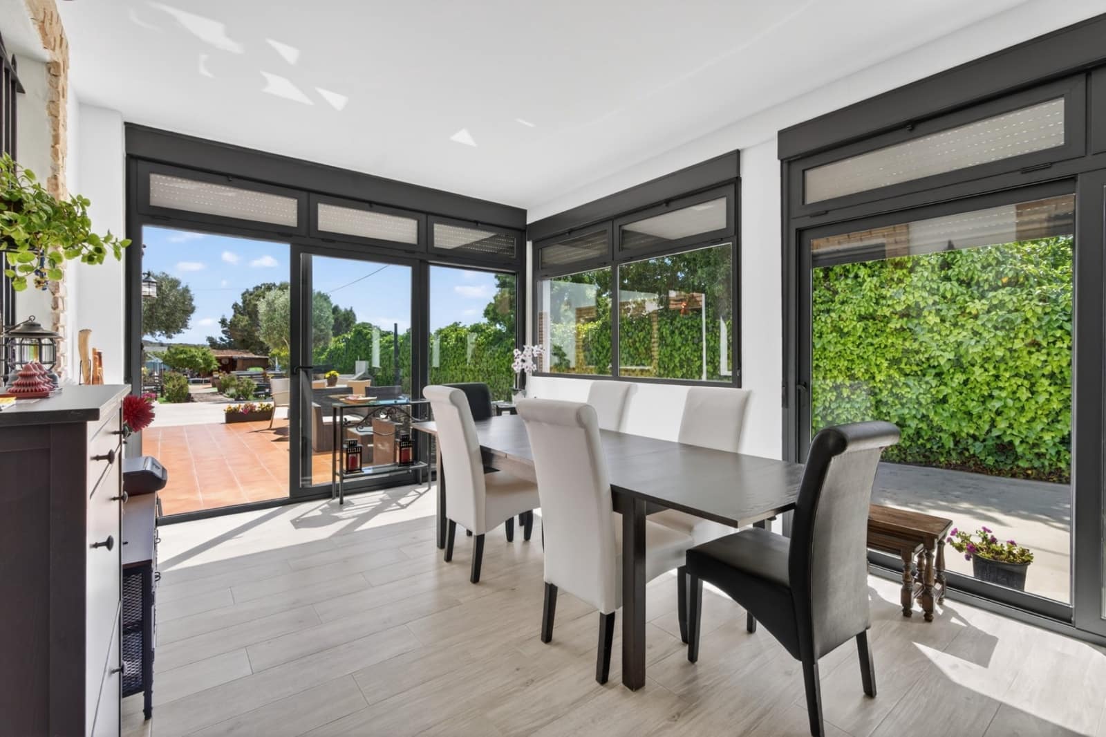 3 Zimmer Villa zu verkaufen in El Altet mit Pool Garage - 670.000 € (Ref: 9849921)