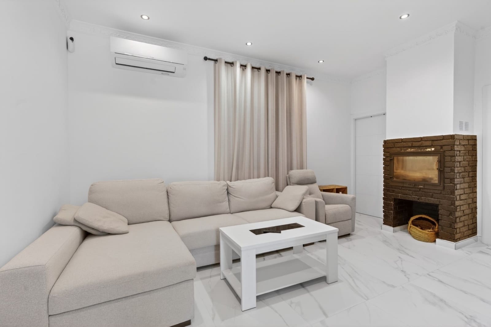 3 Zimmer Villa zu verkaufen in El Altet mit Pool Garage - 670.000 € (Ref: 9849921)