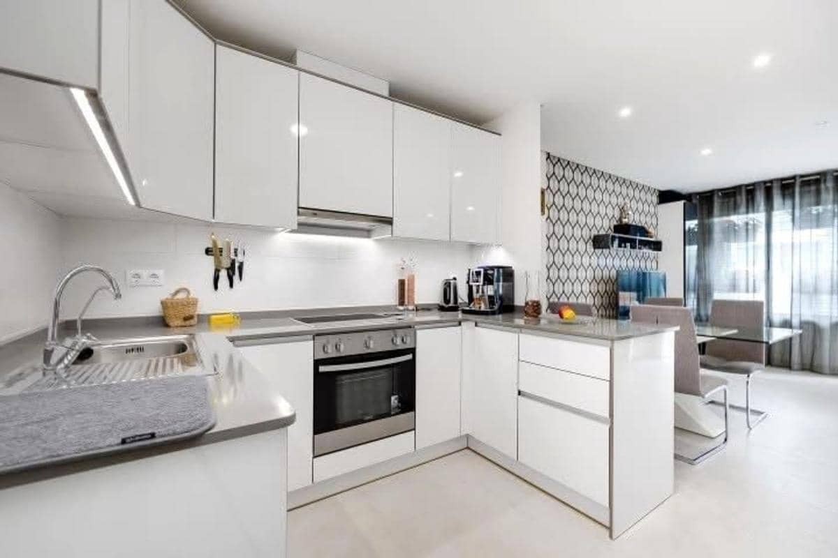 3 chambre Maison de Ville à vendre à Torrevieja avec piscine garage - 350 000 € (Ref: 9853072)