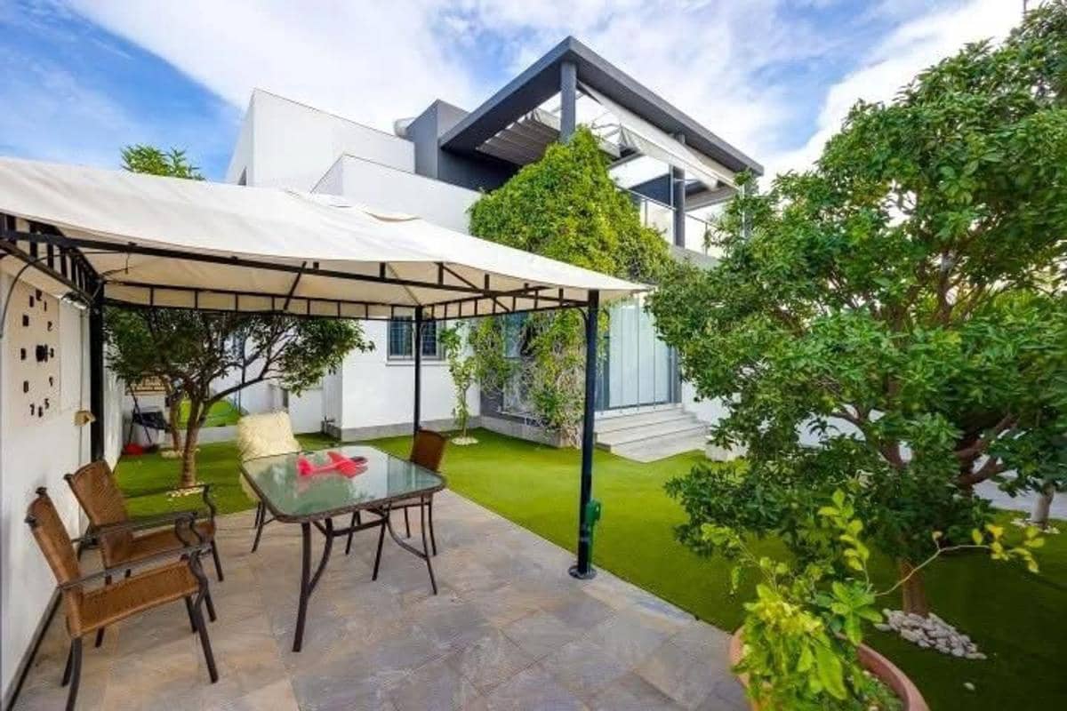 3 chambre Maison de Ville à vendre à Torrevieja avec piscine garage - 350 000 € (Ref: 9853072)