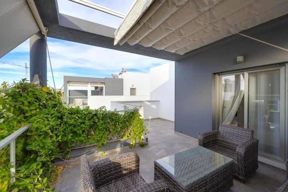 3 chambre Maison de Ville à vendre à Torrevieja avec piscine garage - 350 000 € (Ref: 9853072)
