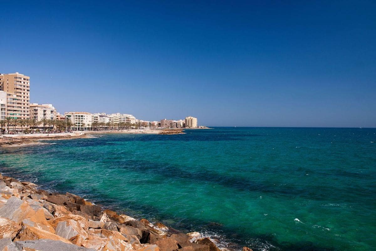 3 chambre Maison de Ville à vendre à Torrevieja avec piscine garage - 350 000 € (Ref: 9853072)