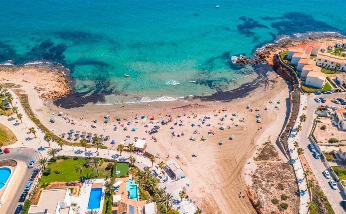 2 soveværelse Byhus til salg i Torrevieja med swimmingpool - € 132.000 (Ref: 9853074)