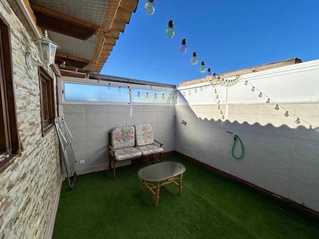 2 soveværelse Byhus til salg i Torrevieja med swimmingpool - € 132.000 (Ref: 9853074)