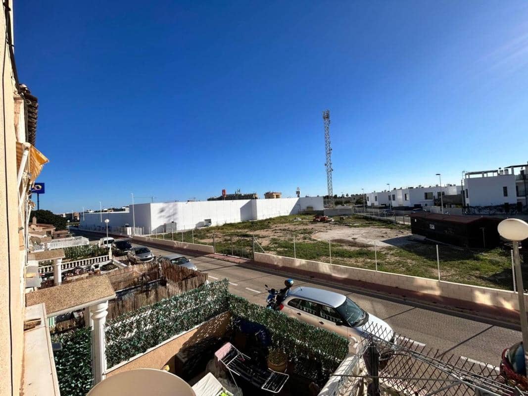2 soveværelse Byhus til salg i Torrevieja med swimmingpool - € 132.000 (Ref: 9853074)