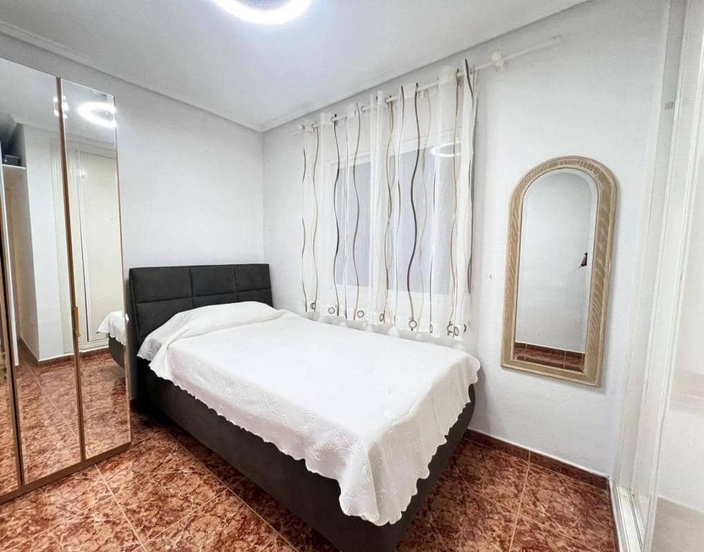 2 sypialnia Mieszkanie na sprzedaż w Torrevieja - 151 500 € (Ref: 9853098)