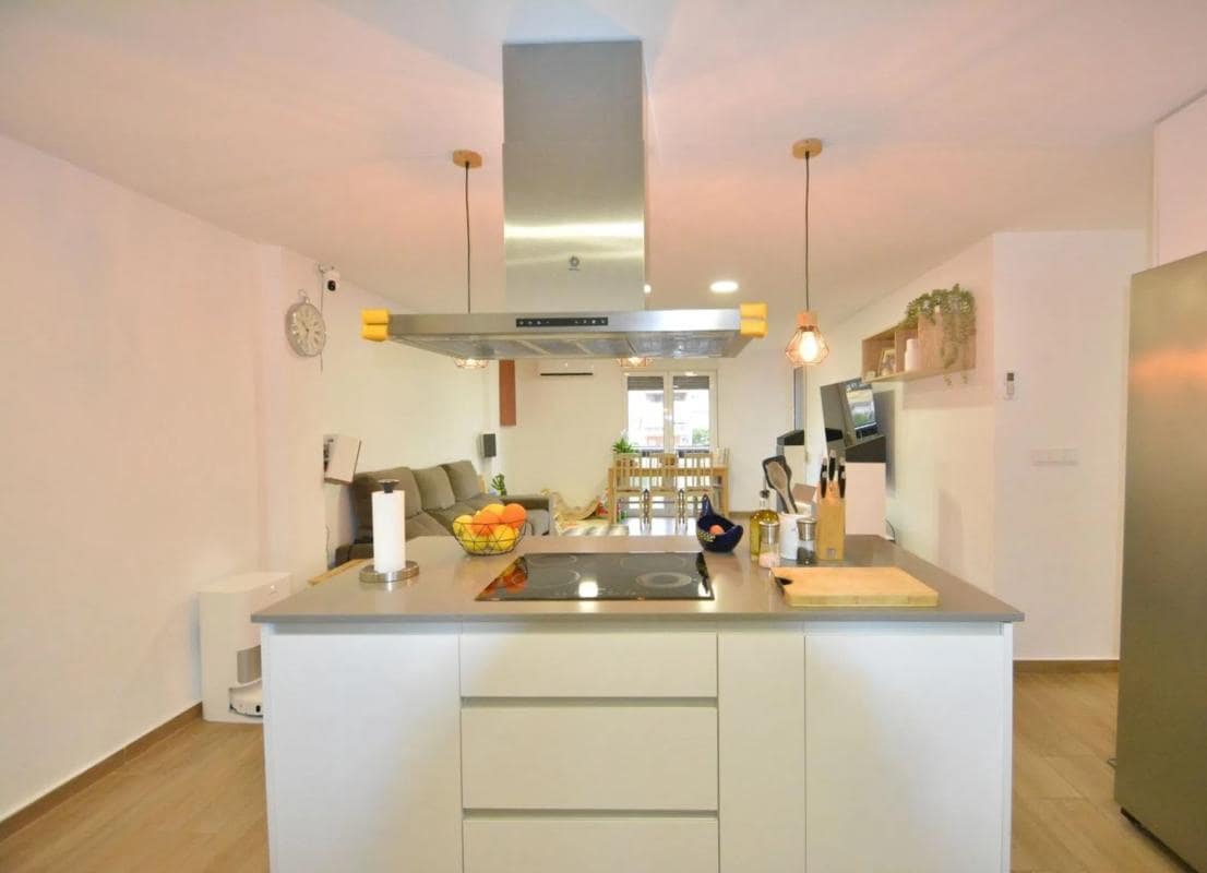 3 sovrum Lägenhet till salu i Guardamar del Segura med garage - 220 000 € (Ref: 9853126)
