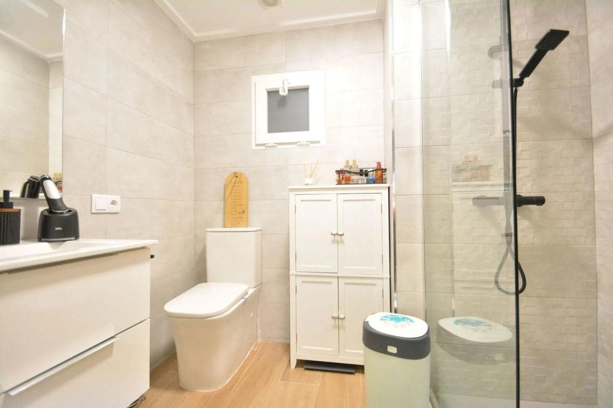 3 sovrum Lägenhet till salu i Guardamar del Segura med garage - 220 000 € (Ref: 9853126)