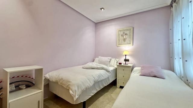 2 slaapkamer Flat te koop in Guardamar Playa, Guardamar del Segura met zwembad - € 339.000 (Ref: 9853128)