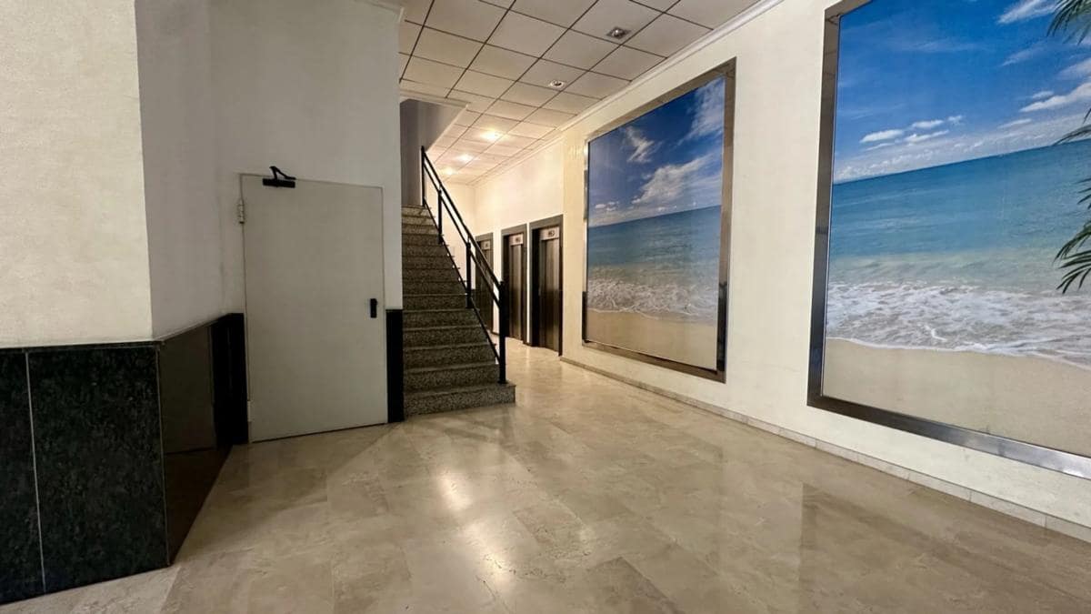 2 slaapkamer Flat te koop in Guardamar del Segura met zwembad - € 339.000 (Ref: 9853128)