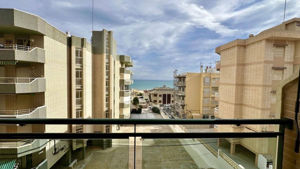 2 slaapkamer Flat te koop in Guardamar del Segura met zwembad - € 339.000 (Ref: 9853128)