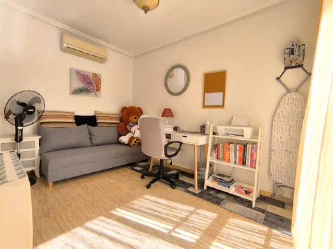 3 quarto Moradia para venda em Guardamar del Segura com piscina - 339 995 € (Ref: 9853145)