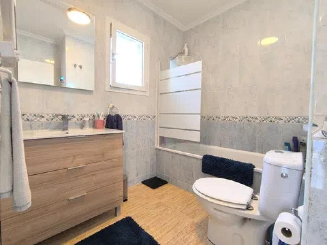 3 quarto Moradia para venda em Guardamar del Segura com piscina - 339 995 € (Ref: 9853145)