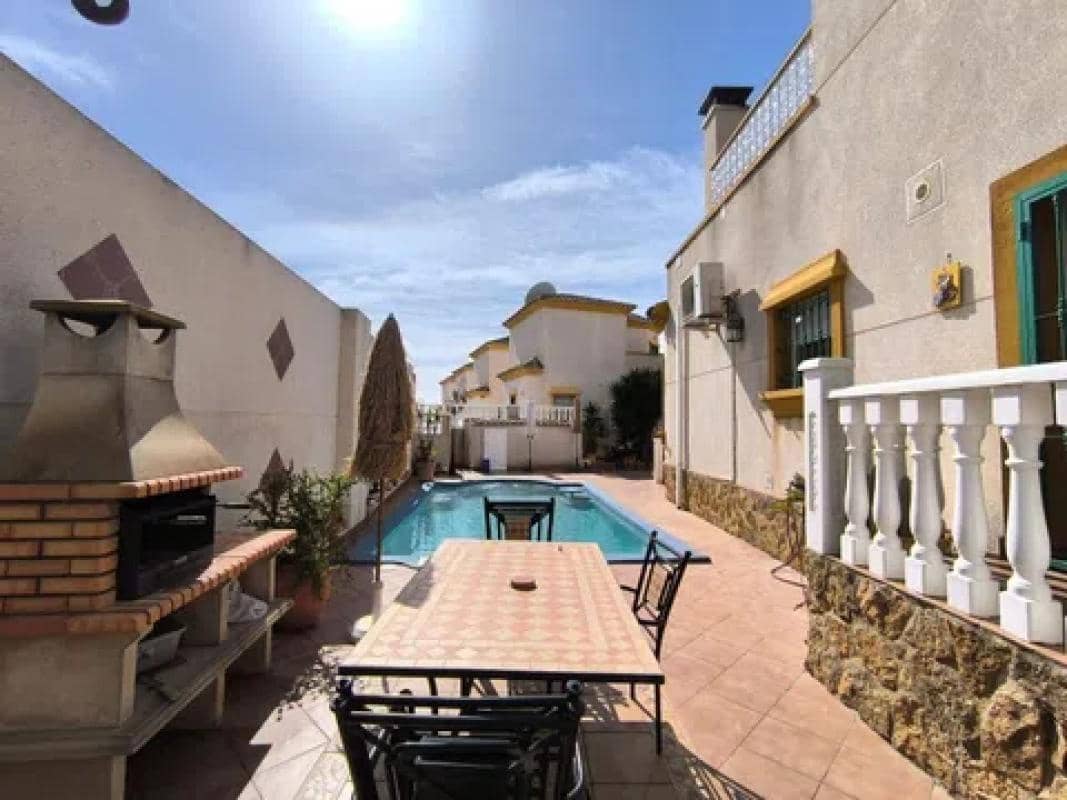 3 quarto Moradia para venda em Guardamar del Segura com piscina - 339 995 € (Ref: 9853145)