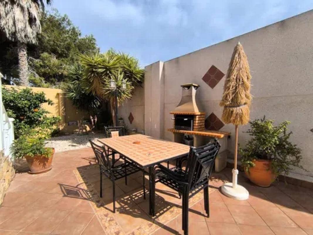 3 quarto Moradia para venda em Guardamar del Segura com piscina - 339 995 € (Ref: 9853145)
