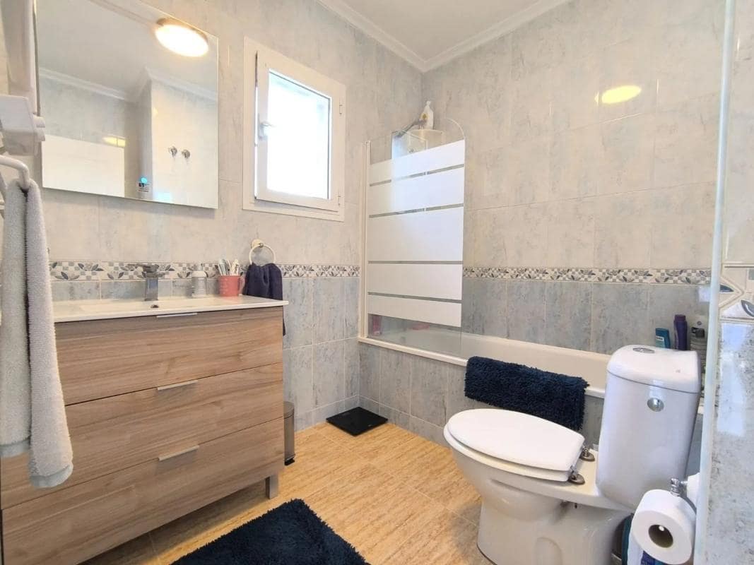 3 quarto Moradia para venda em Guardamar del Segura com piscina - 339 995 € (Ref: 9853146)