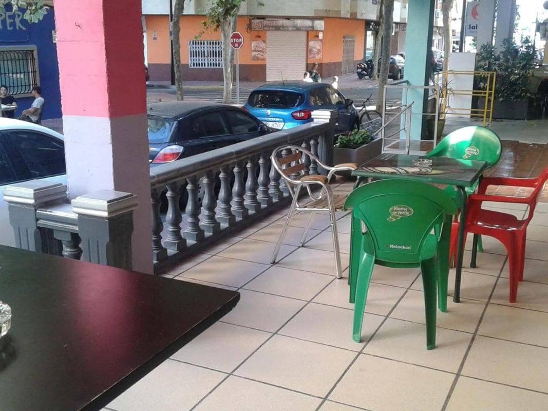 Kaupallinen myytävänä paikassa Calpe / Calp - 299 995 € (Ref: 9853168)