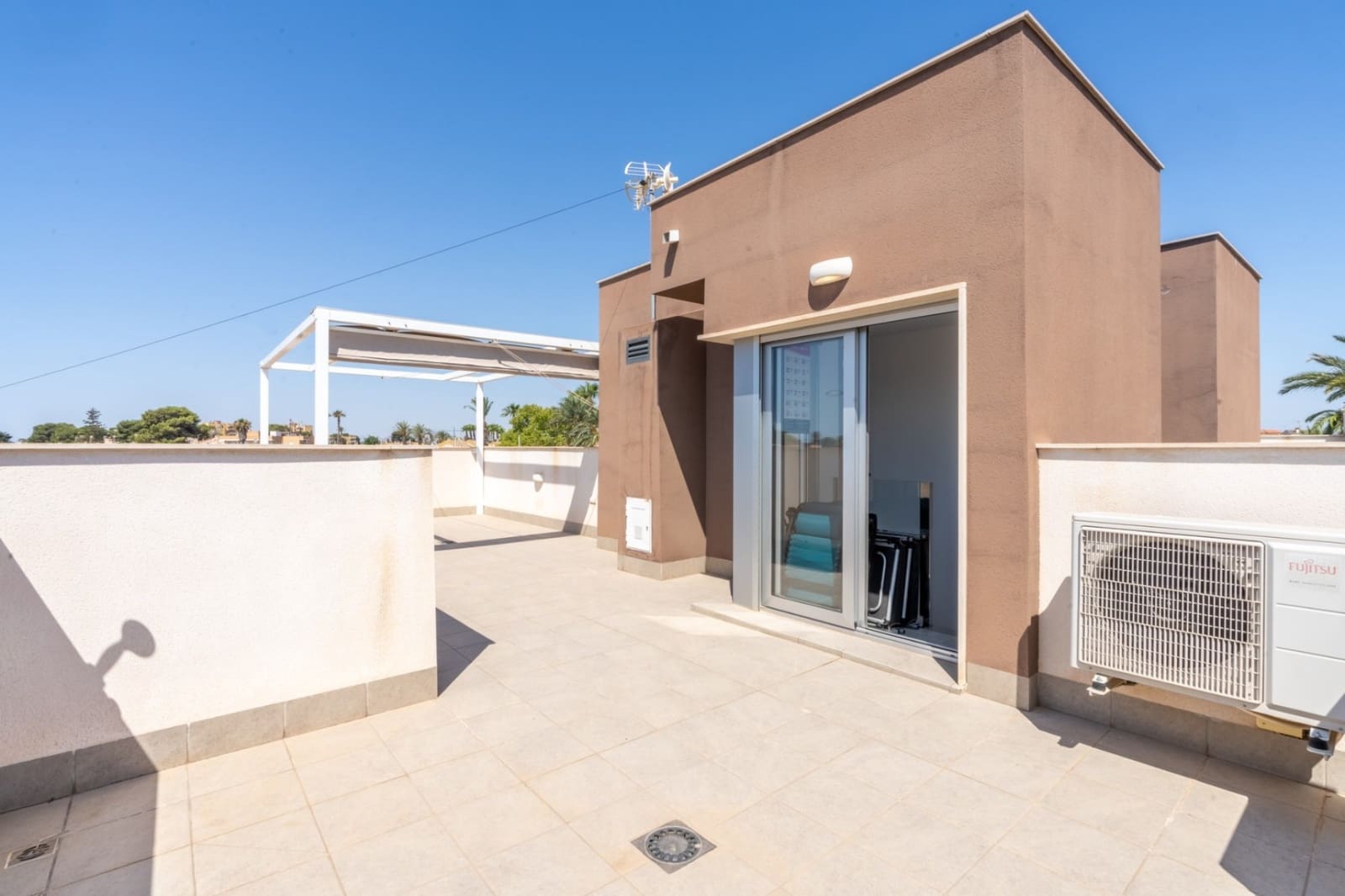 3 soveværelse Villa til salg i Santiago de la Ribera med swimmingpool - € 379.000 (Ref: 9853217)