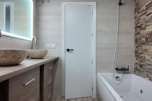 2 soveværelse Lejlighed til salg i Barrio del Centro, Alicante by - € 389.000 (Ref: 9853219)