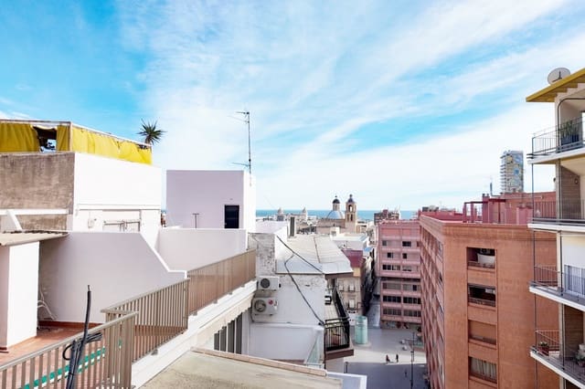 2 soveværelse Lejlighed til salg i Barrio del Centro, Alicante by - € 389.000 (Ref: 9853219)