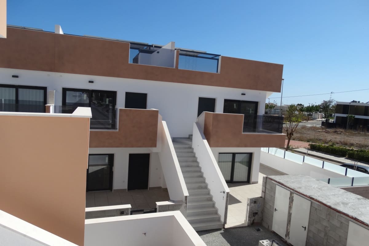 3 soveværelse Bungalow til salg i Pilar de la Horadada med swimmingpool - € 370.000 (Ref: 9853252)