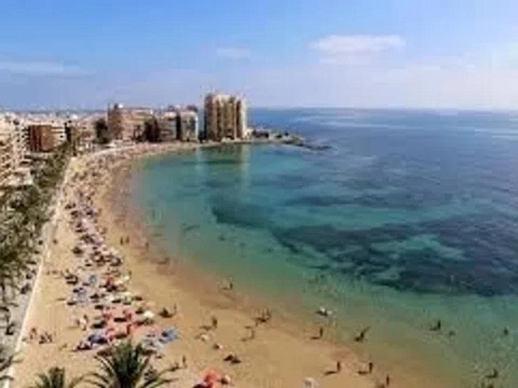 3 sypialnia Mieszkanie na sprzedaż w Torrevieja - 140 000 € (Ref: 9854110)