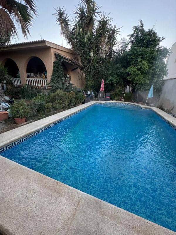 3 Zimmer Villa zu verkaufen in Torrevieja mit Pool - 490.000 € (Ref: 9854111)