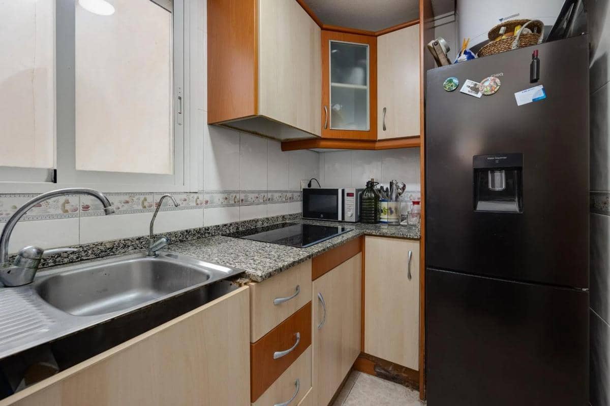 2 makuuhuone Kattohuoneisto myytävänä paikassa Torrevieja mukana uima-altaan 
autotalli - 166 300 € (Ref: 9854116)