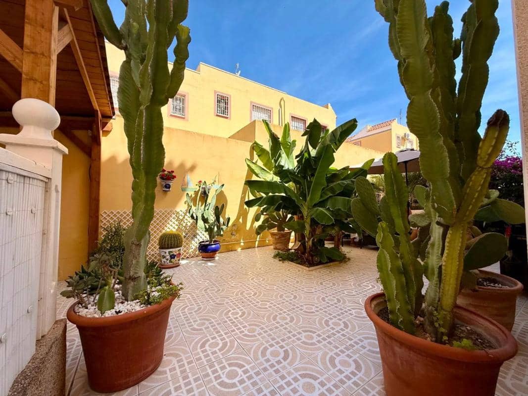 2 soveværelse Villa til salg i Orihuela med swimmingpool - € 210.000 (Ref: 9854153)