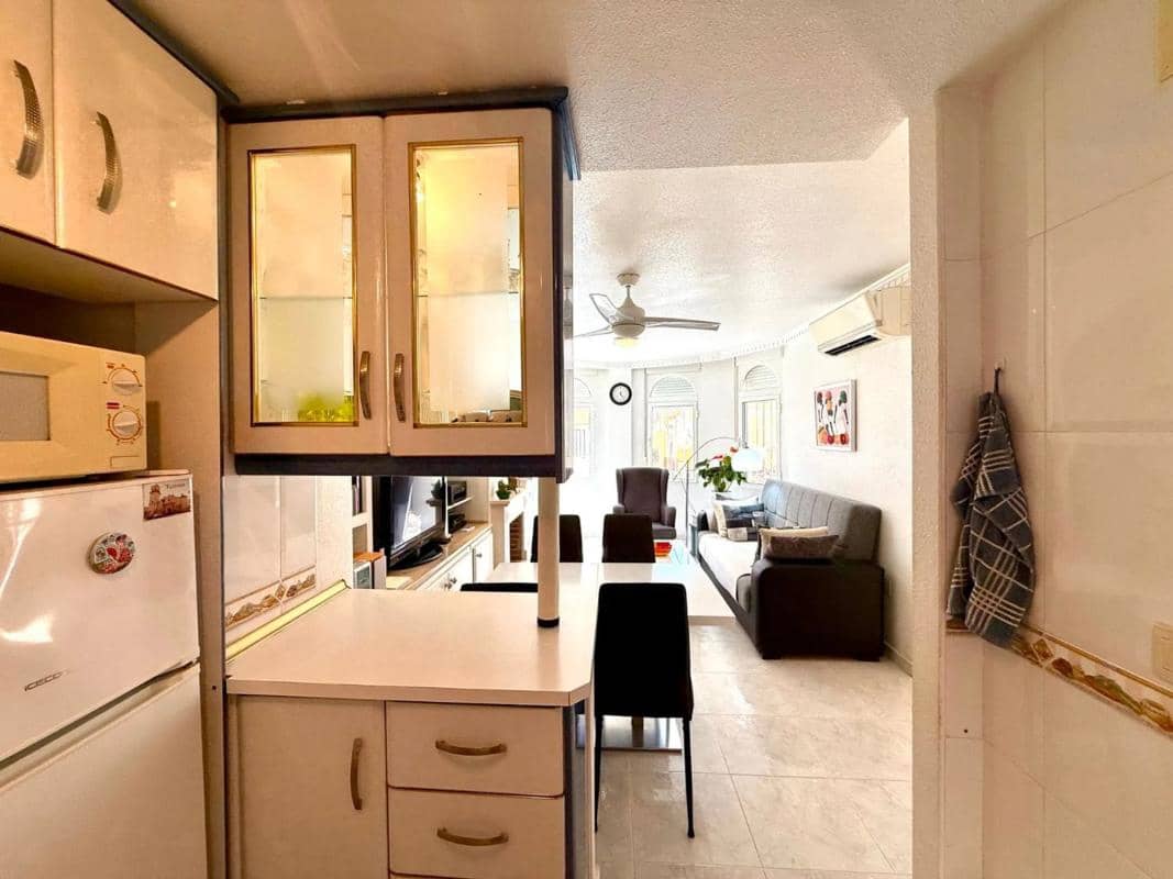 2 soveværelse Villa til salg i Orihuela med swimmingpool - € 210.000 (Ref: 9854153)