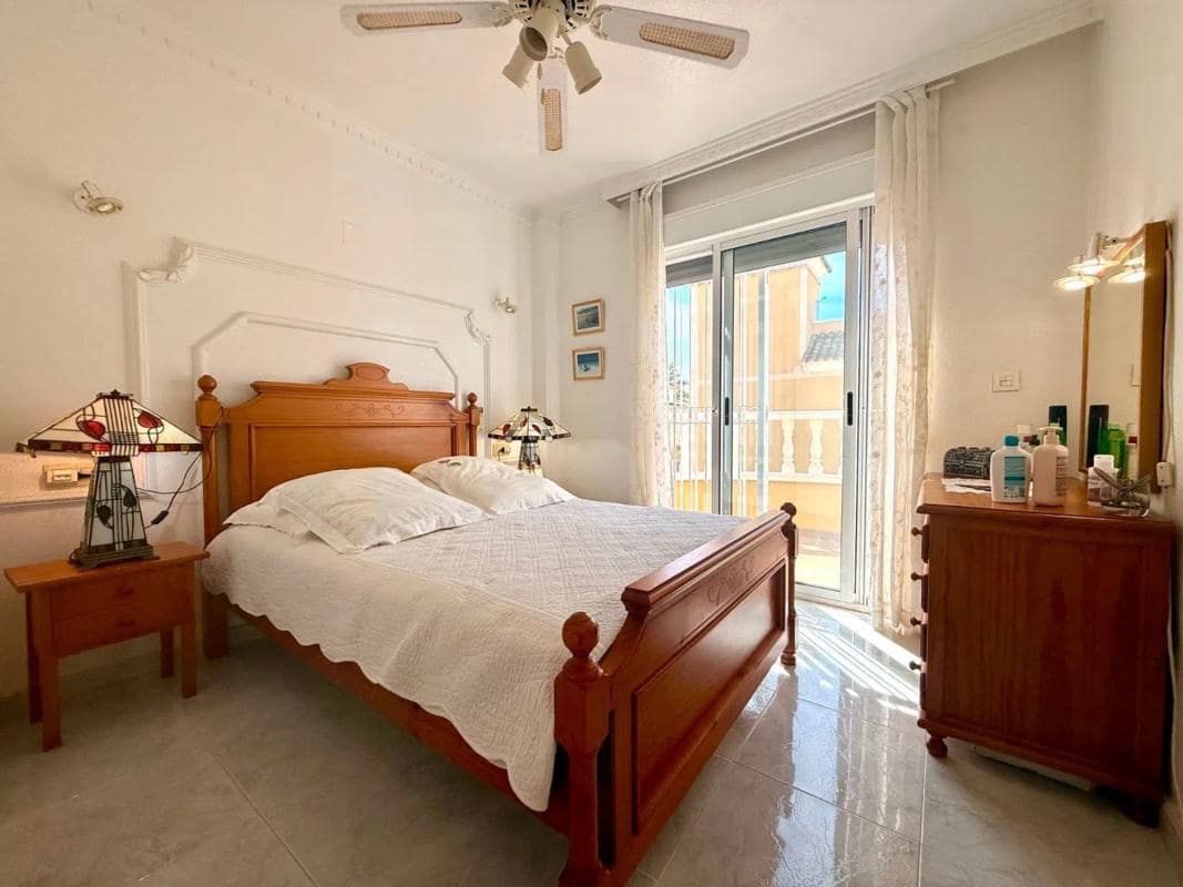 2 soveværelse Villa til salg i Orihuela med swimmingpool - € 210.000 (Ref: 9854153)