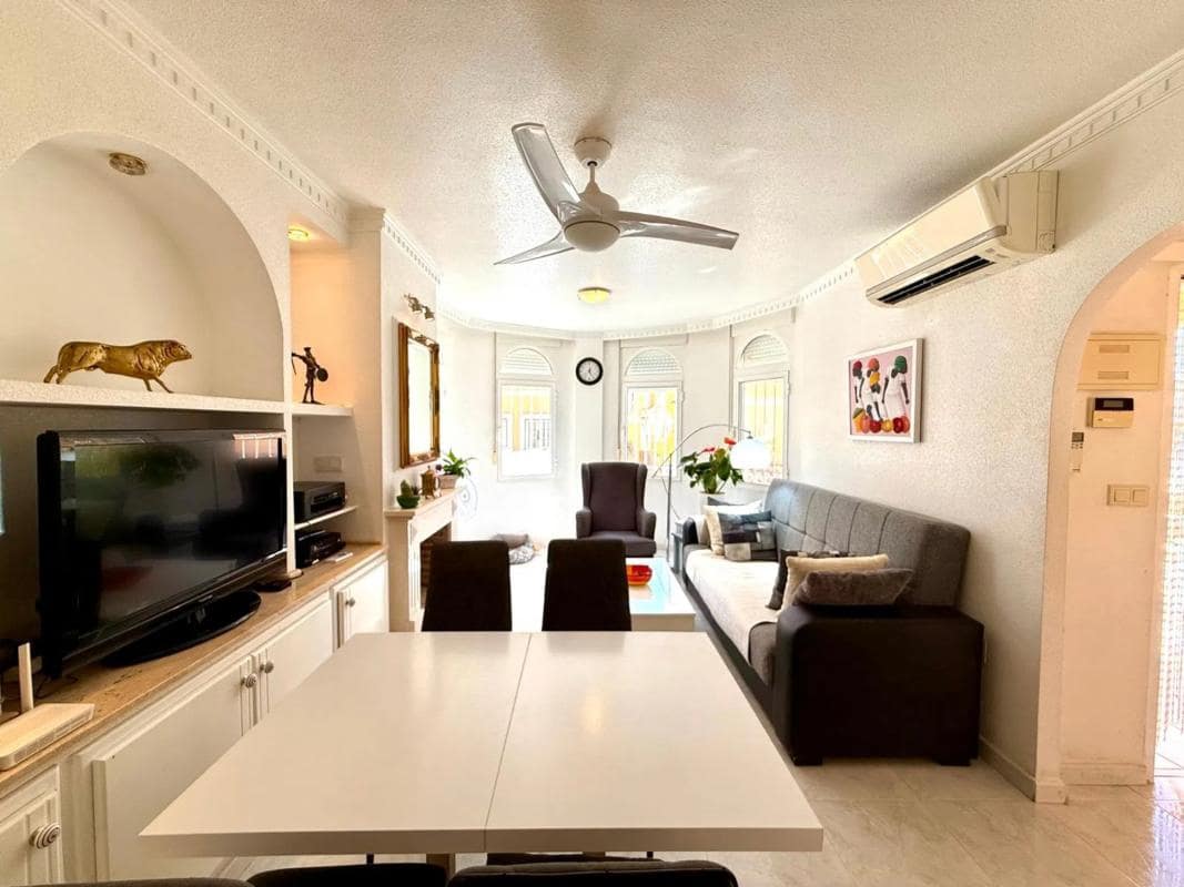 2 soveværelse Villa til salg i Orihuela med swimmingpool - € 210.000 (Ref: 9854153)