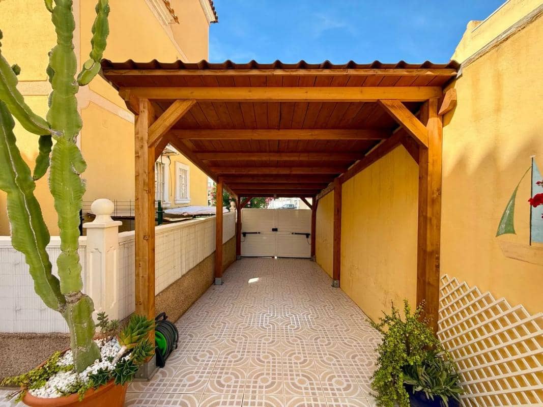 2 soveværelse Villa til salg i Orihuela med swimmingpool - € 210.000 (Ref: 9854153)
