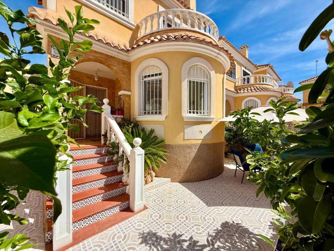 2 soveværelse Villa til salg i Orihuela med swimmingpool - € 210.000 (Ref: 9854153)
