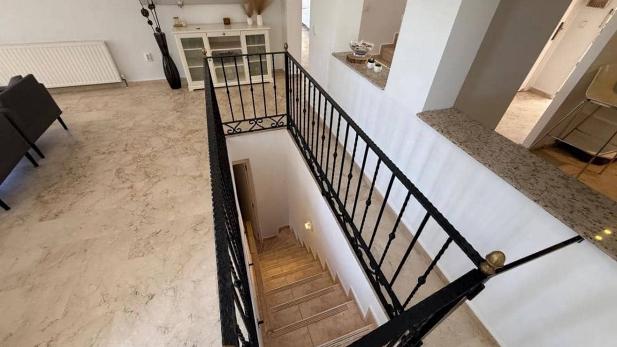 4 Zimmer Villa zu verkaufen in Orihuela mit Pool Garage - 675.000 € (Ref: 9854154)