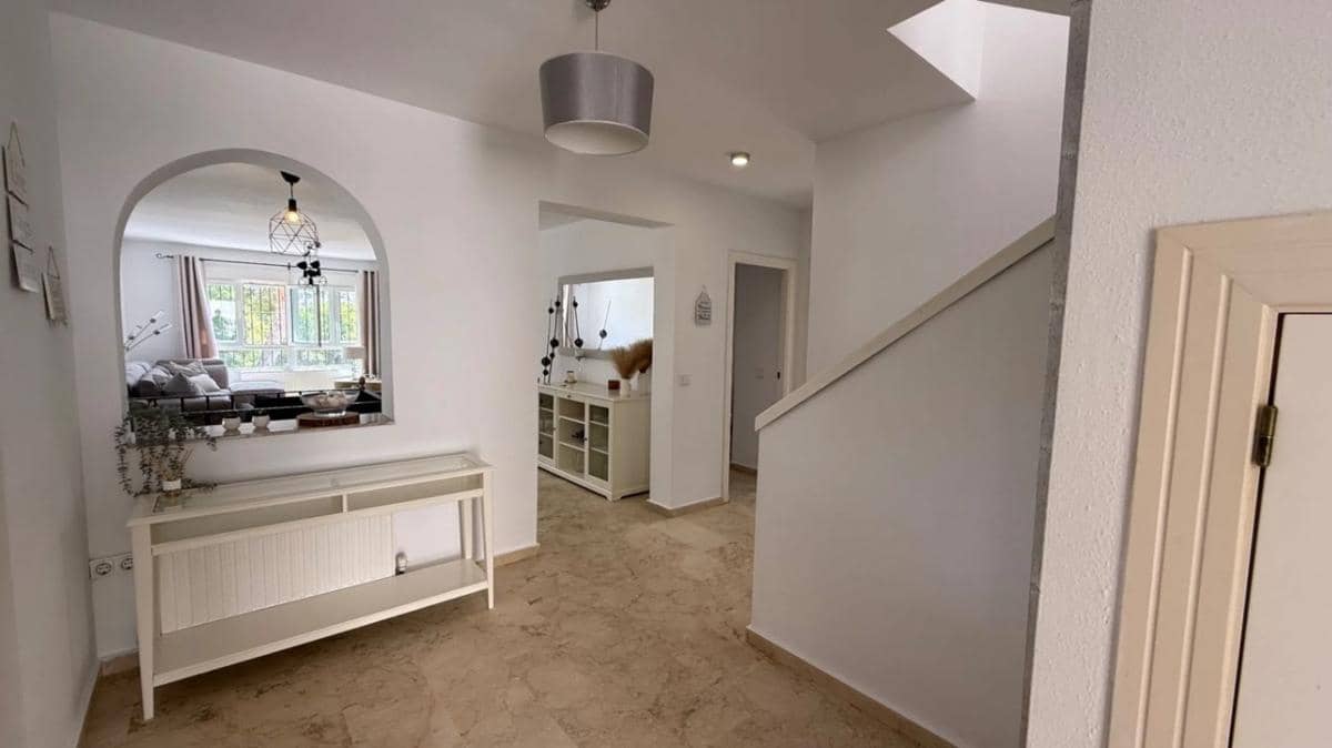 4 Zimmer Villa zu verkaufen in Orihuela mit Pool Garage - 675.000 € (Ref: 9854154)