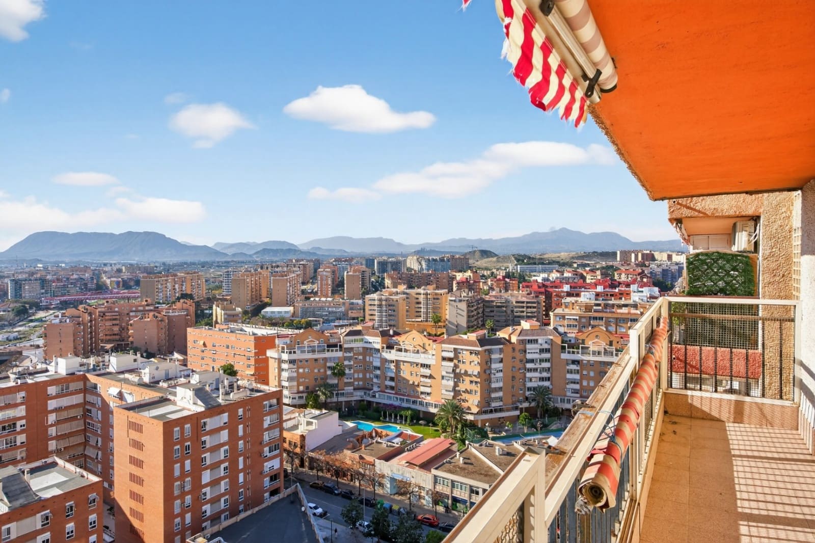 3 sovrum Lägenhet till salu i Alicante stad - 219 000 € (Ref: 9854197)