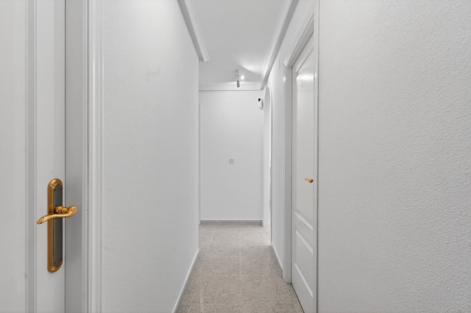 2 slaapkamer Flat te koop in Campoamor met zwembad garage - € 249.000 (Ref: 9854198)