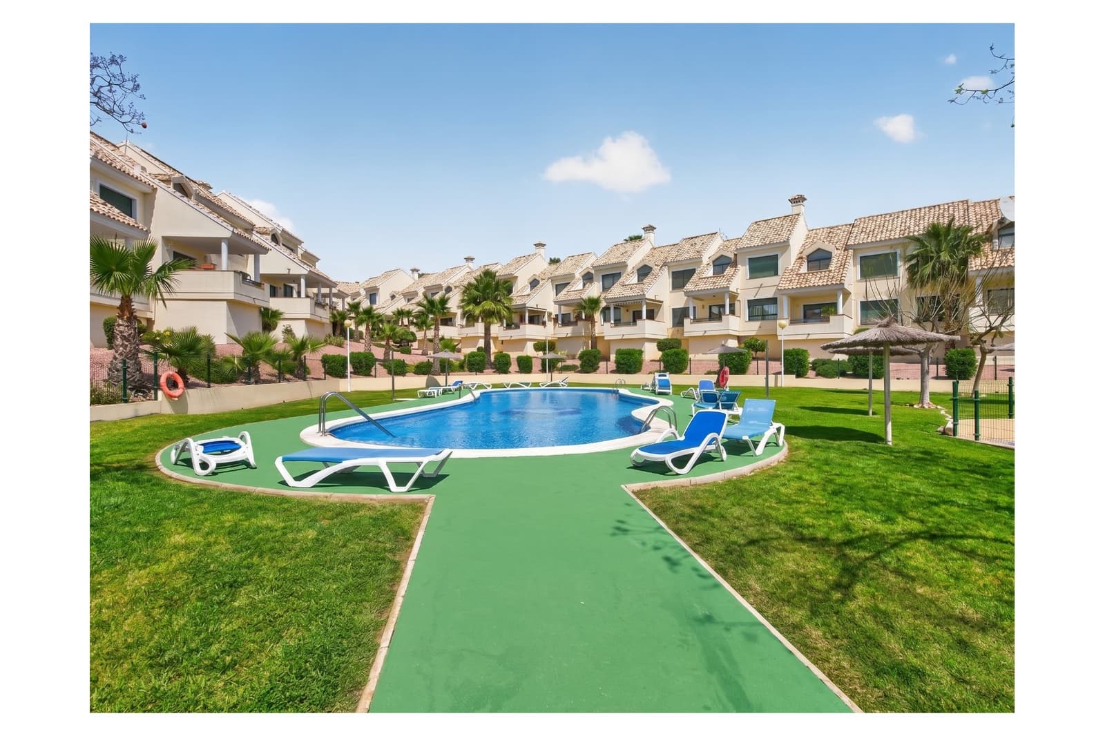 2 slaapkamer Flat te koop in Campoamor met zwembad garage - € 249.000 (Ref: 9854198)