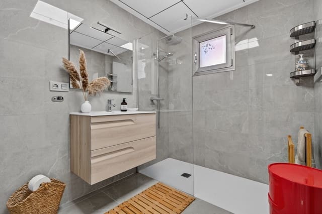 2 soverom Leilighet til salgs i Playa de los Locos, Torrevieja med svømmebasseng - € 248 000 (Ref: 9854202)