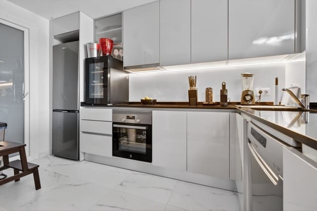 2 makuuhuone Kattohuoneisto myytävänä paikassa Playa Flamenca, Orihuela mukana uima-altaan 
autotalli - 499 000 € (Ref: 9854206)